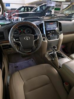 تويوتا لاندكروزر